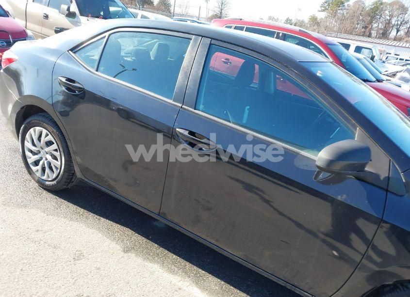 Photo 13 of 2019 Toyota Corolla LE (VIN 2T1BURHE0KC180073)