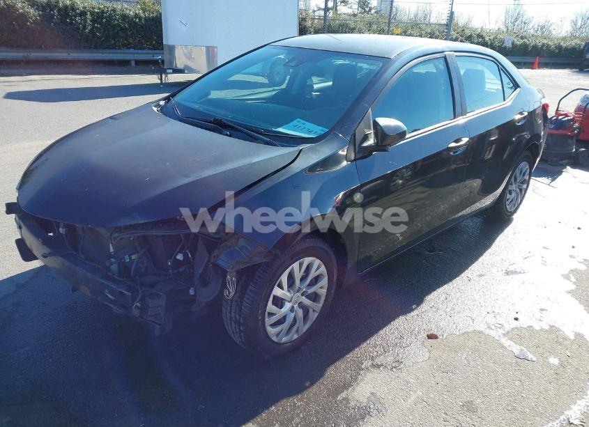 Photo 2 of 2019 Toyota Corolla LE (VIN 2T1BURHE0KC180073)