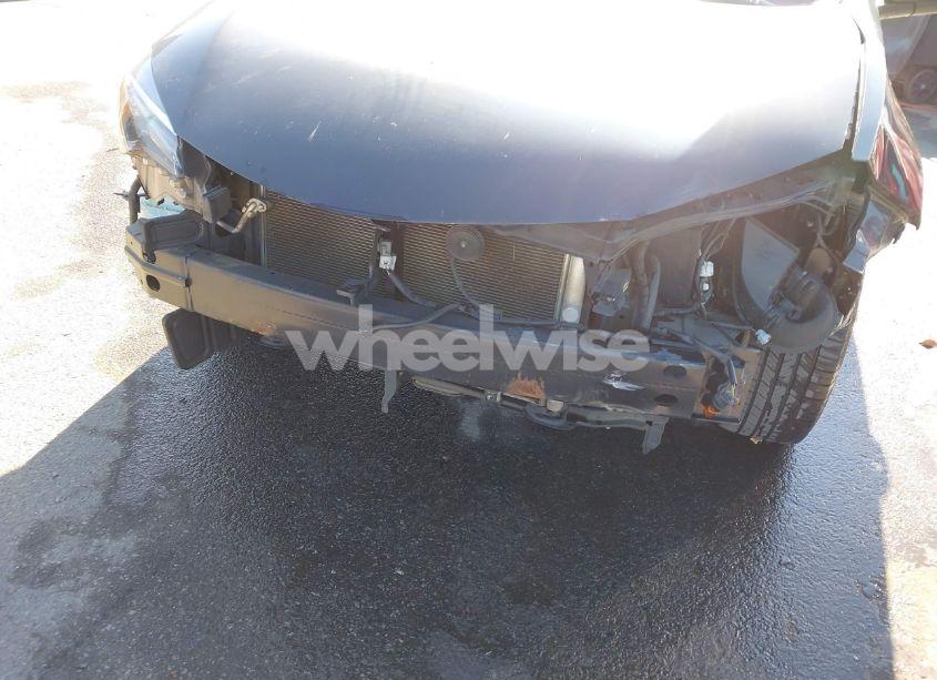 Photo 6 of 2019 Toyota Corolla LE (VIN 2T1BURHE0KC180073)