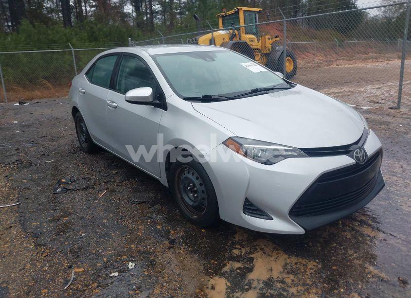2019 Toyota Corolla LE (VIN 2T1BURHE0KC181014) main photo