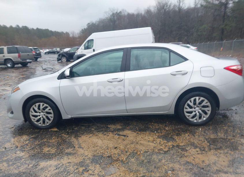 Photo 14 of 2019 Toyota Corolla LE (VIN 2T1BURHE0KC181014)