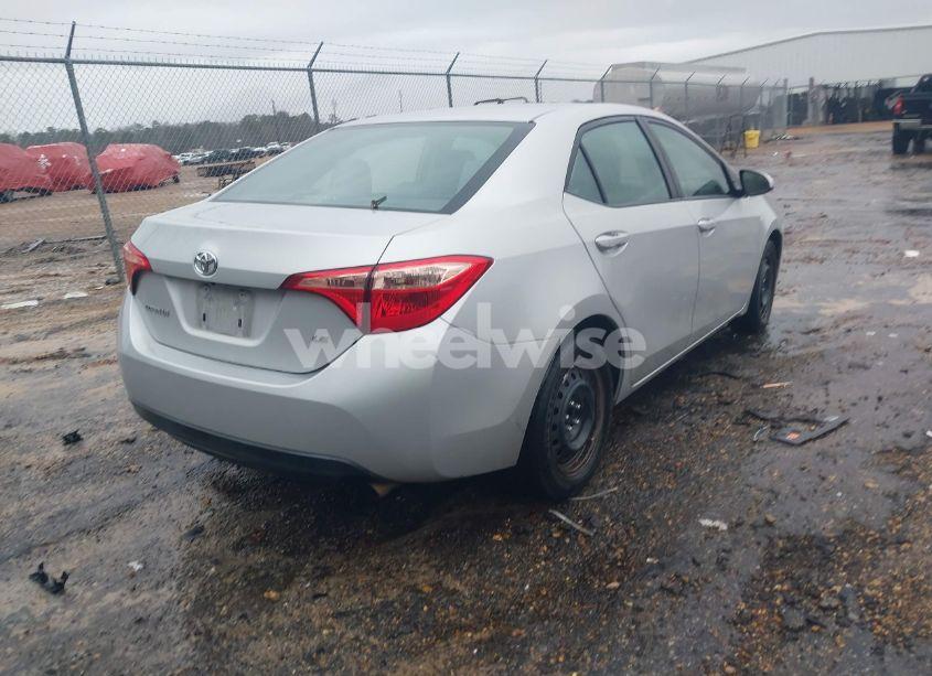 Photo 4 of 2019 Toyota Corolla LE (VIN 2T1BURHE0KC181014)