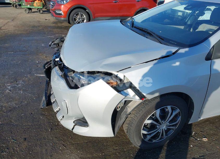 Photo 18 of 2019 Toyota Corolla LE (VIN 2T1BURHE0KC187315)