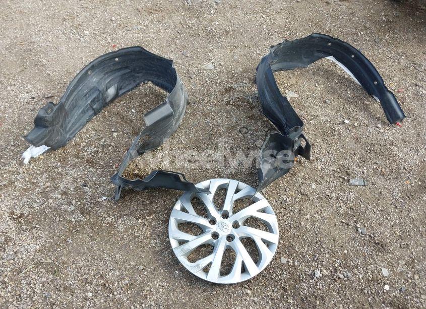 Photo 12 of 2019 Toyota Corolla LE (VIN 2T1BURHE0KC189520)