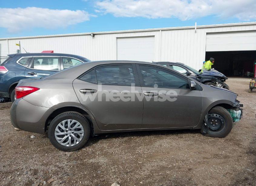 Photo 14 of 2019 Toyota Corolla LE (VIN 2T1BURHE0KC189520)