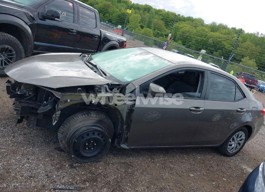 Photo 15 of 2019 Toyota Corolla LE (VIN 2T1BURHE0KC189520)