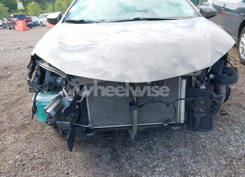 Photo 6 of 2019 Toyota Corolla LE (VIN 2T1BURHE0KC189520)