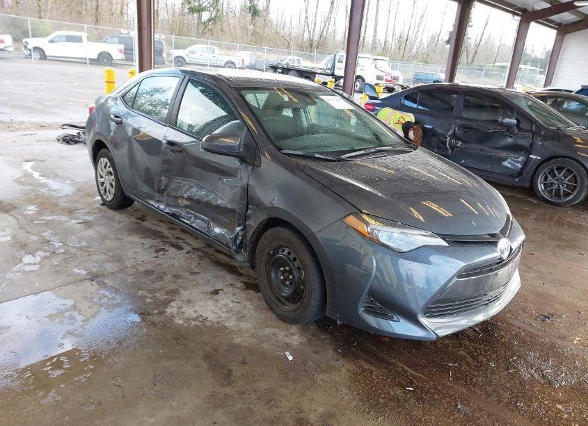 2019 Toyota Corolla LE (VIN 2T1BURHE0KC194829) main photo