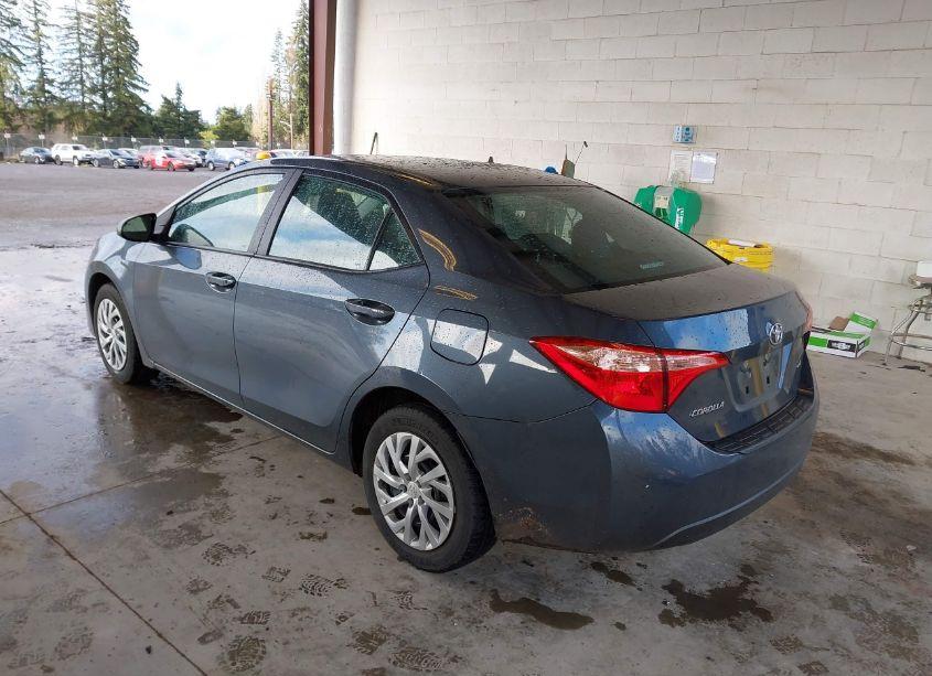 Photo 3 of 2019 Toyota Corolla LE (VIN 2T1BURHE0KC194829)