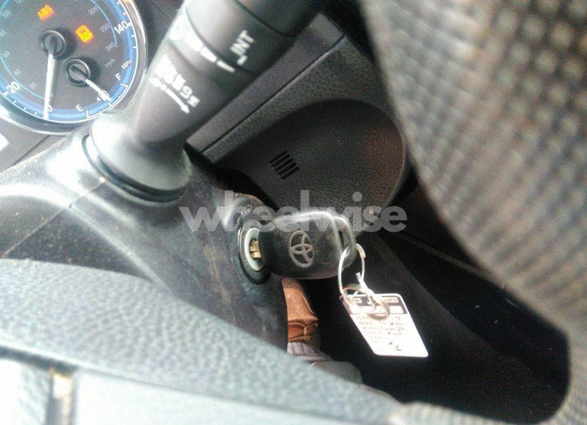 Photo 11 of 2019 Toyota Corolla LE (VIN 2T1BURHE0KC212830)