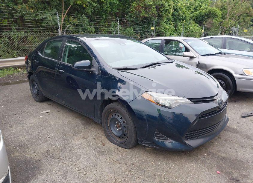 2019 Toyota Corolla LE (VIN 2T1BURHE0KC217106) main photo
