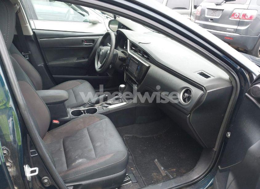 Photo 5 of 2019 Toyota Corolla LE (VIN 2T1BURHE0KC217106)