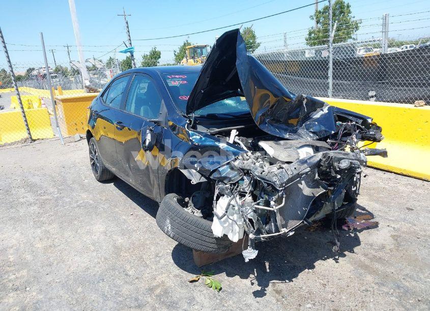 2019 Toyota Corolla SE (VIN 2T1BURHE0KC222385) main photo