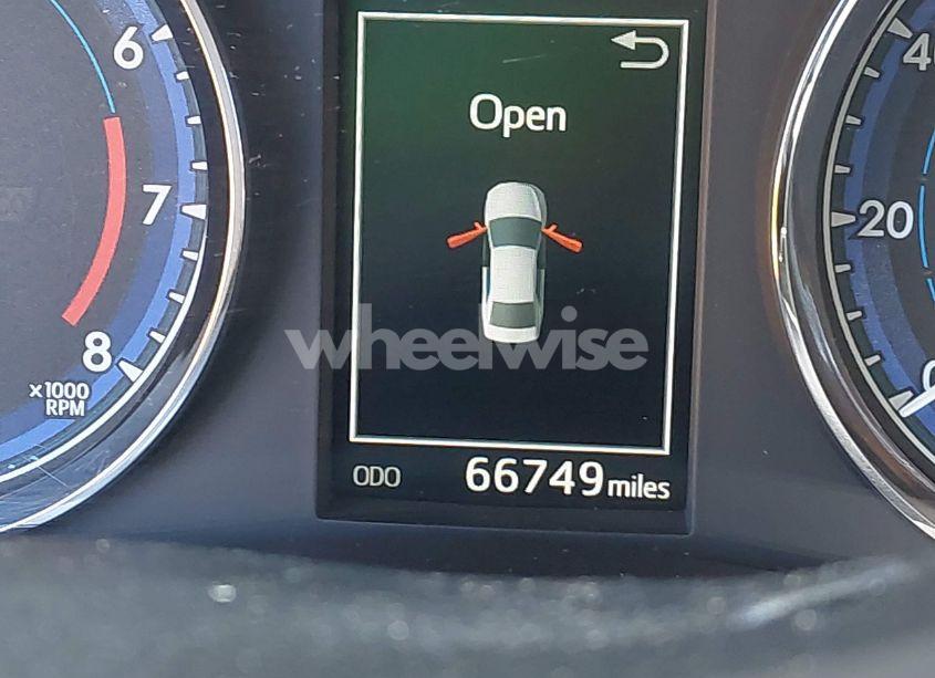 Photo 15 of 2019 Toyota Corolla SE (VIN 2T1BURHE0KC222385)