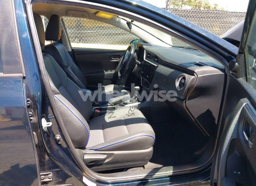 Photo 5 of 2019 Toyota Corolla SE (VIN 2T1BURHE0KC222385)