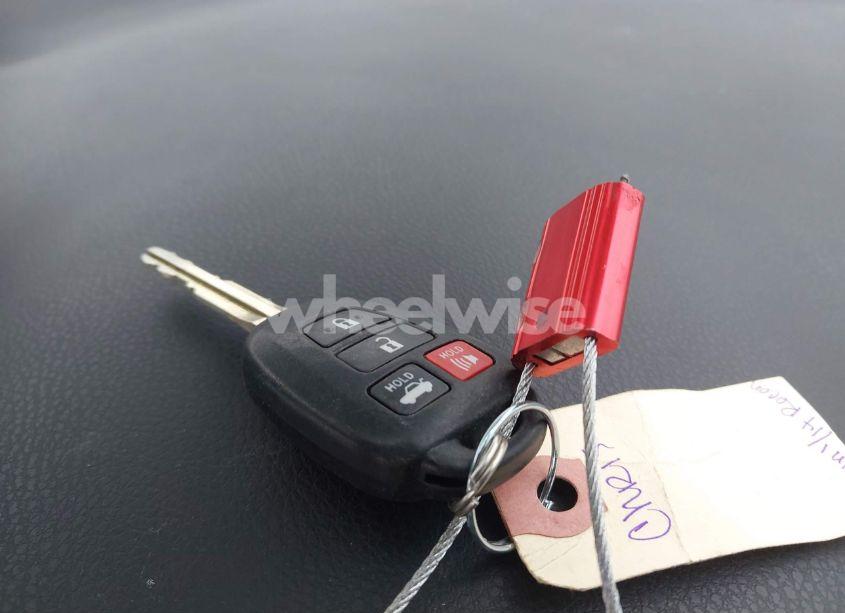 Photo 11 of 2019 Toyota Corolla SE (VIN 2T1BURHE0KC224458)