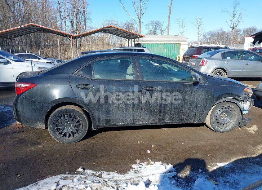 Photo 13 of 2019 Toyota Corolla LE (VIN 2T1BURHE0KC224847)