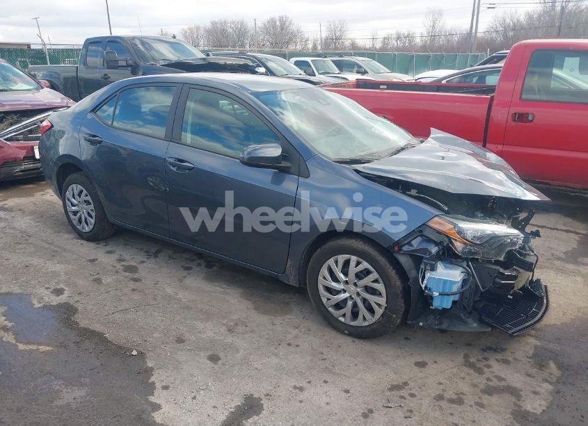 2019 Toyota Corolla LE (VIN 2T1BURHE0KC246864) main photo