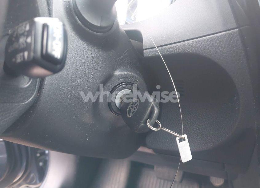 Photo 11 of 2019 Toyota Corolla LE (VIN 2T1BURHE0KC246864)