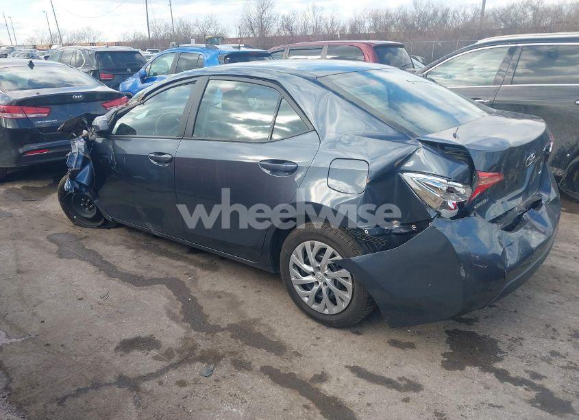 Photo 3 of 2019 Toyota Corolla LE (VIN 2T1BURHE0KC246864)