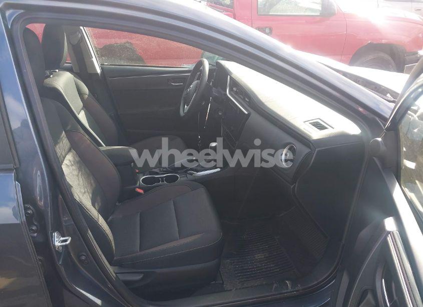 Photo 5 of 2019 Toyota Corolla LE (VIN 2T1BURHE0KC246864)