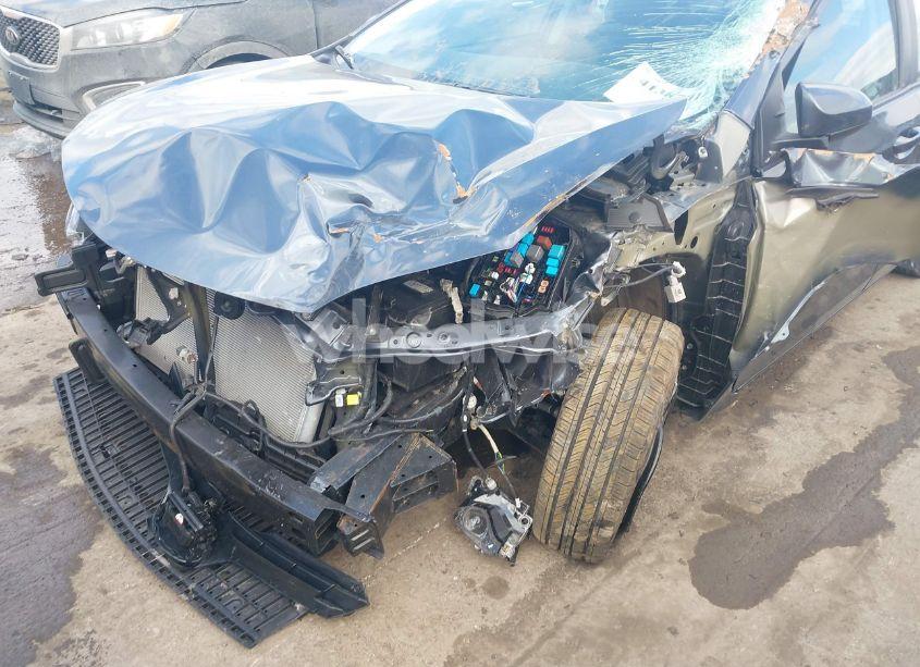 Photo 6 of 2019 Toyota Corolla LE (VIN 2T1BURHE0KC246864)