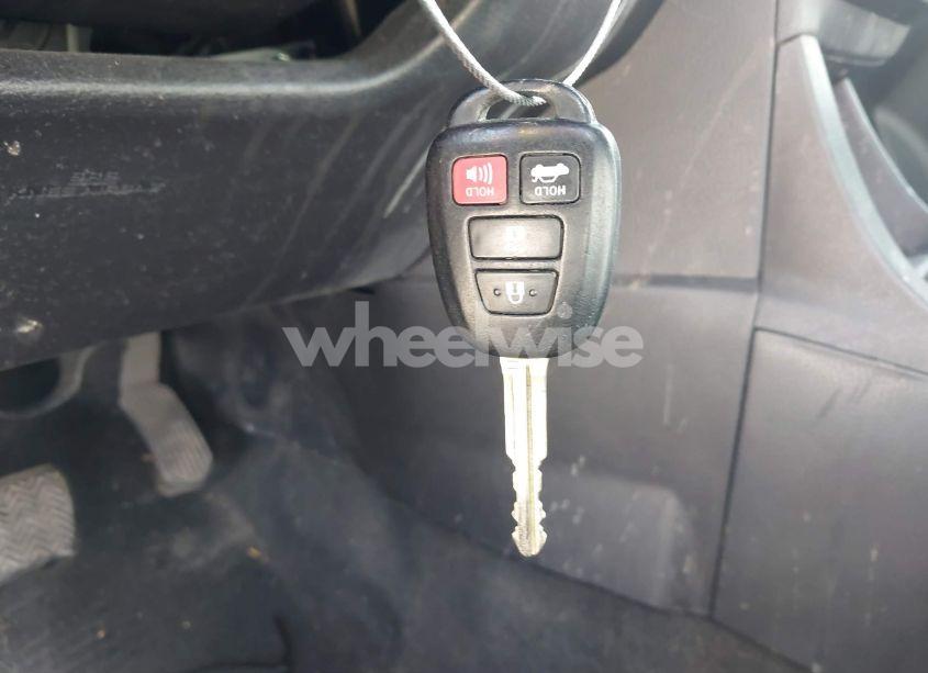 Photo 11 of 2014 Toyota Corolla LE (VIN 2T1BURHE1EC138208)