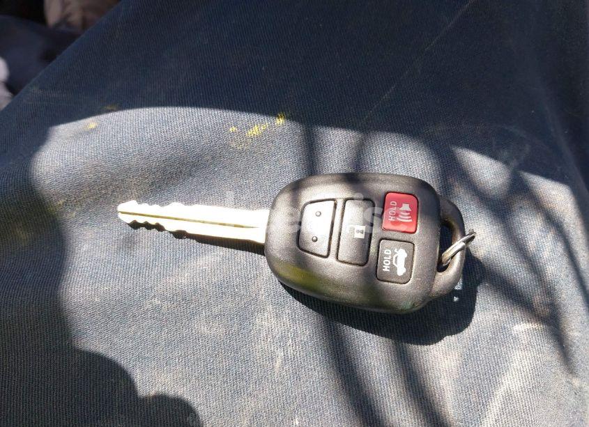 Photo 11 of 2015 Toyota Corolla LE (VIN 2T1BURHE1FC245888)