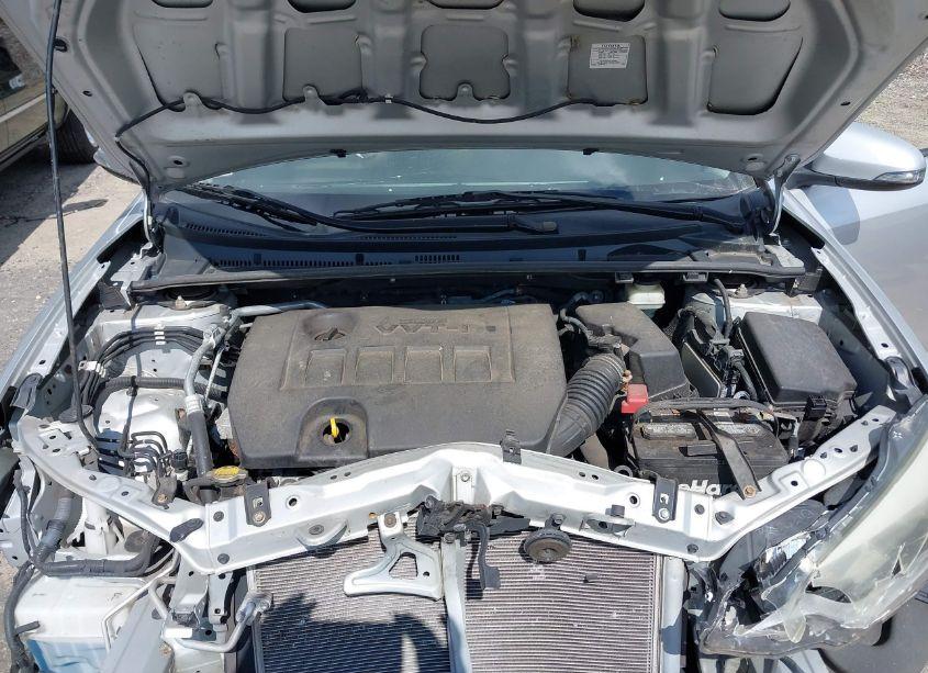 Photo 10 of 2015 Toyota Corolla S (VIN 2T1BURHE1FC266675)