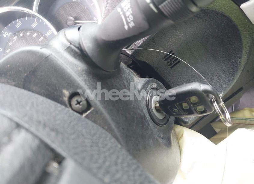 Photo 11 of 2015 Toyota Corolla LE (VIN 2T1BURHE1FC272928)