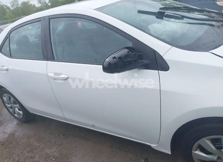 Photo 14 of 2015 Toyota Corolla LE (VIN 2T1BURHE1FC272928)