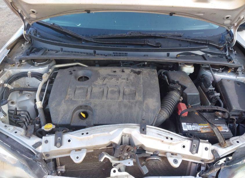 Photo 10 of 2015 Toyota Corolla LE (VIN 2T1BURHE1FC276297)