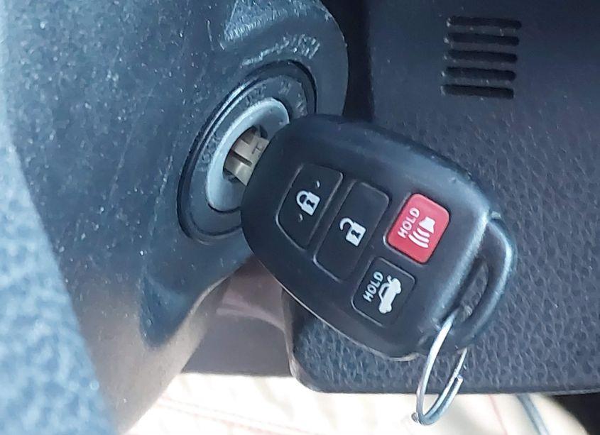 Photo 11 of 2015 Toyota Corolla LE (VIN 2T1BURHE1FC276297)