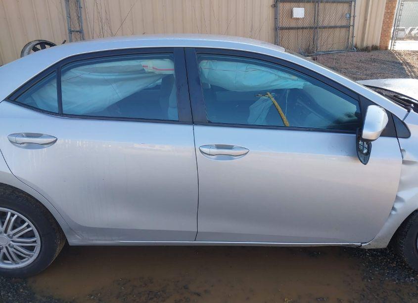 Photo 13 of 2015 Toyota Corolla LE (VIN 2T1BURHE1FC276297)