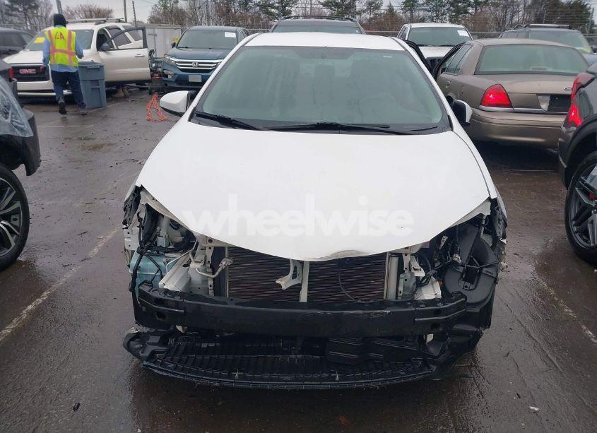 Photo 13 of 2015 Toyota Corolla L (VIN 2T1BURHE1FC279720)