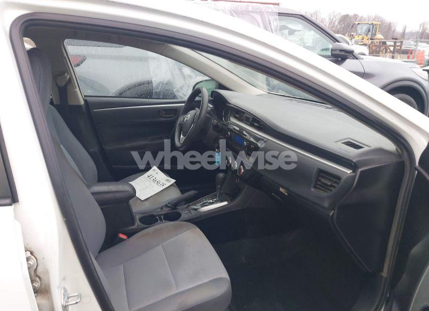 Photo 5 of 2015 Toyota Corolla L (VIN 2T1BURHE1FC279720)