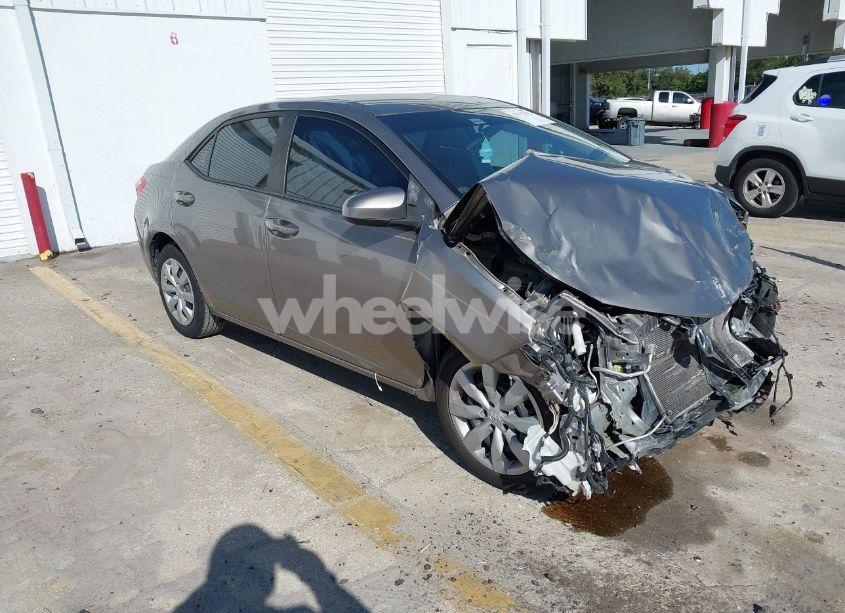 2015 Toyota Corolla LE (VIN 2T1BURHE1FC300291) main photo