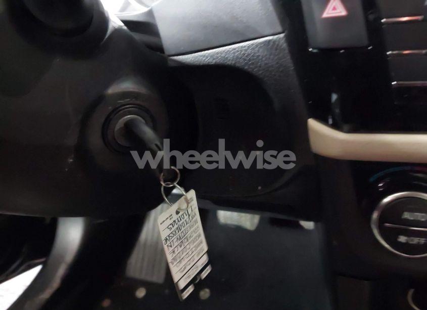 Photo 11 of 2015 Toyota Corolla LE (VIN 2T1BURHE1FC323697)