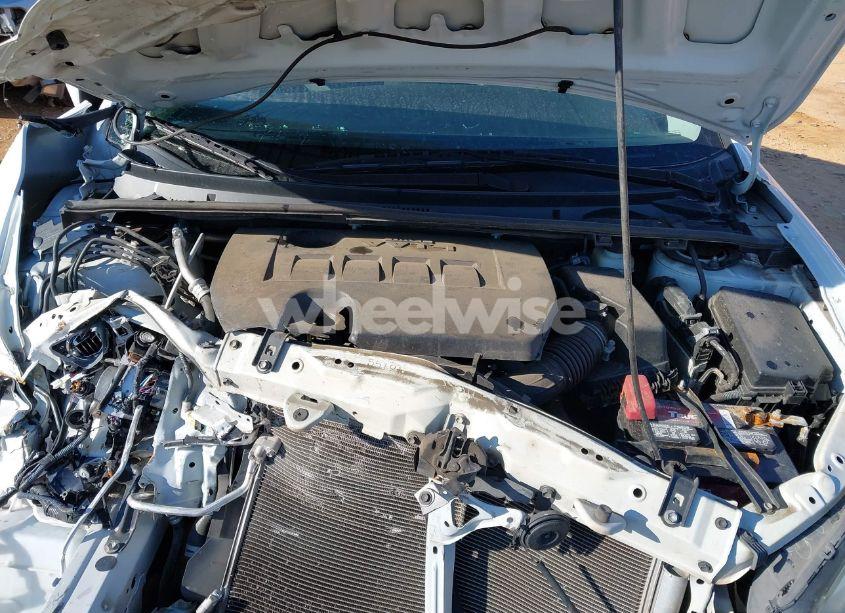 Photo 10 of 2015 Toyota Corolla LE (VIN 2T1BURHE1FC324543)