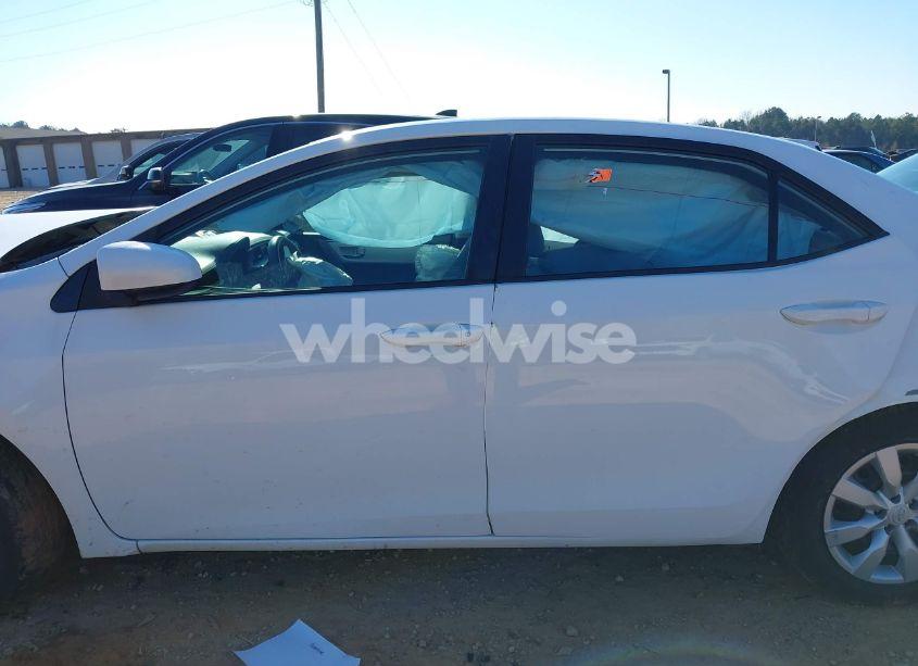 Photo 13 of 2015 Toyota Corolla LE (VIN 2T1BURHE1FC324543)