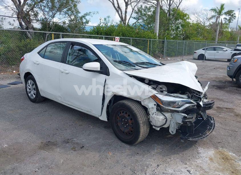 2015 Toyota Corolla LE (VIN 2T1BURHE1FC341603) main photo