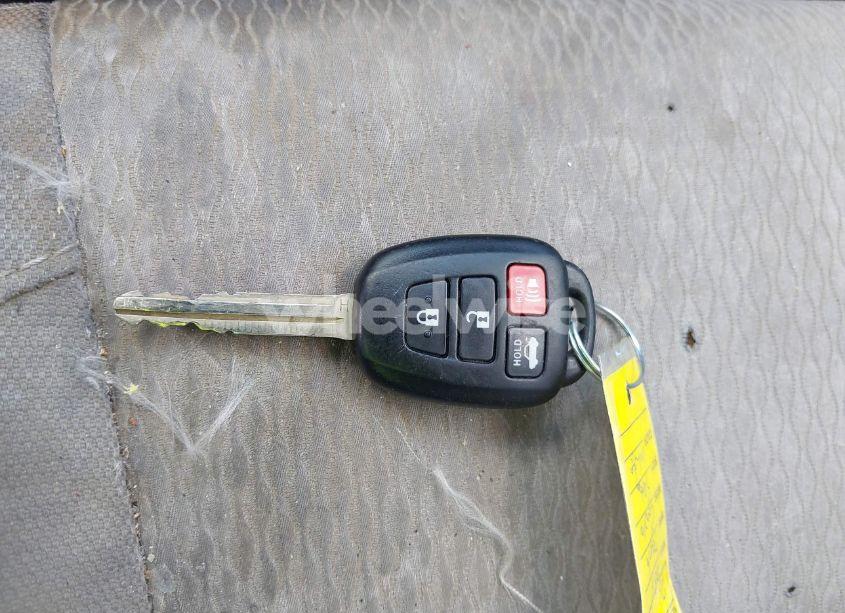 Photo 11 of 2015 Toyota Corolla LE (VIN 2T1BURHE1FC341603)