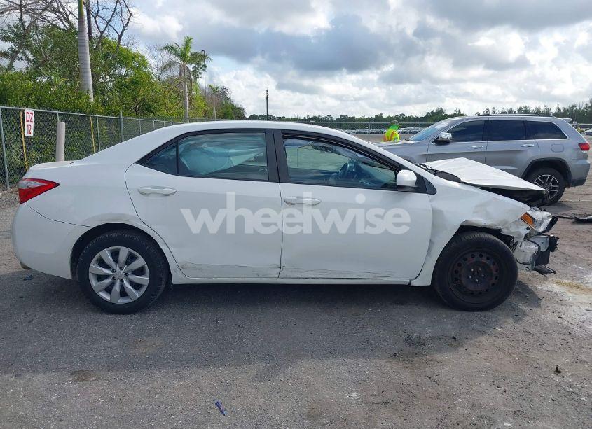 Photo 13 of 2015 Toyota Corolla LE (VIN 2T1BURHE1FC341603)