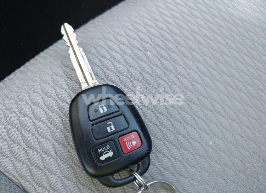 Photo 11 of 2015 Toyota Corolla LE (VIN 2T1BURHE1FC342556)