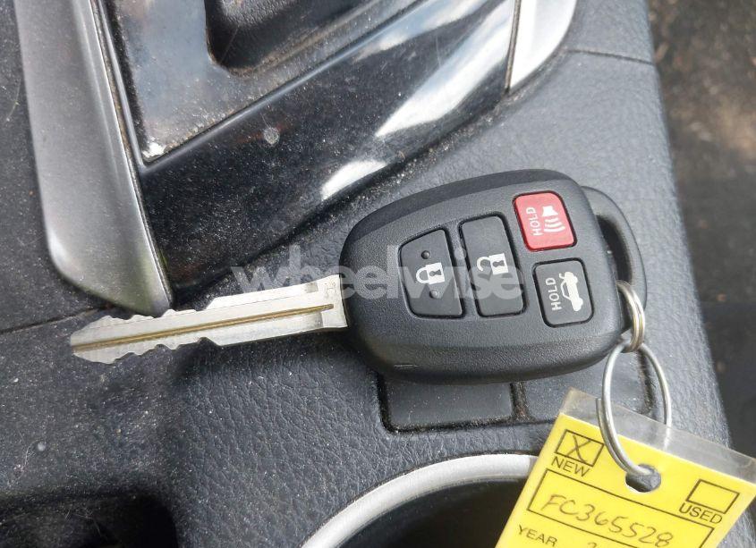 Photo 11 of 2015 Toyota Corolla LE (VIN 2T1BURHE1FC365528)