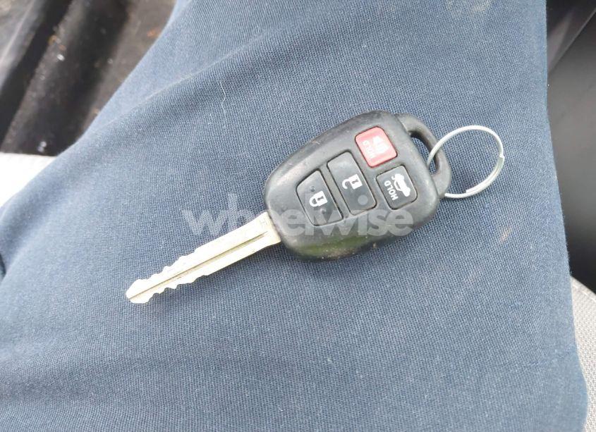 Photo 11 of 2015 Toyota Corolla LE (VIN 2T1BURHE1FC367845)