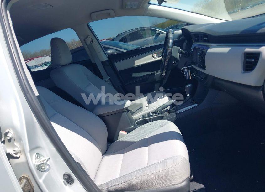 Photo 5 of 2015 Toyota Corolla LE (VIN 2T1BURHE1FC389229)