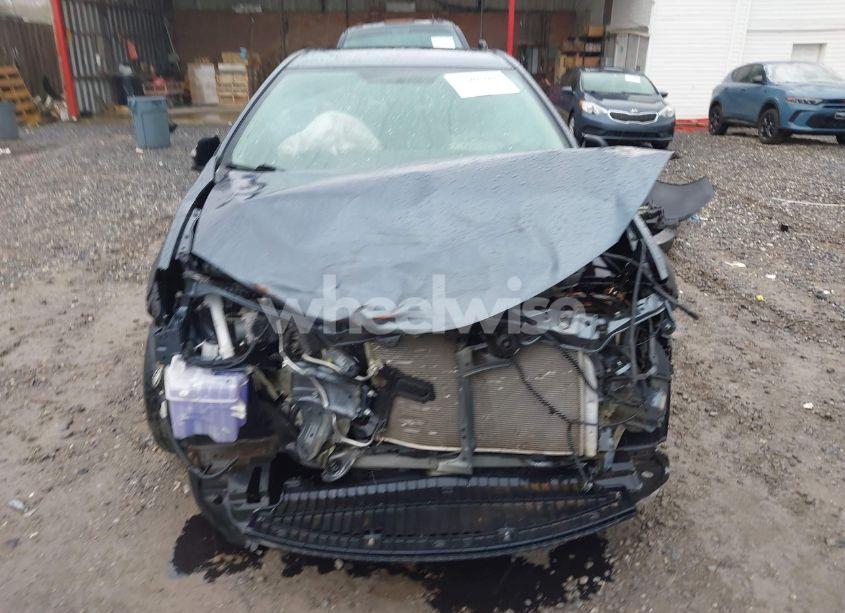 Photo 13 of 2015 Toyota Corolla L (VIN 2T1BURHE1FC394141)
