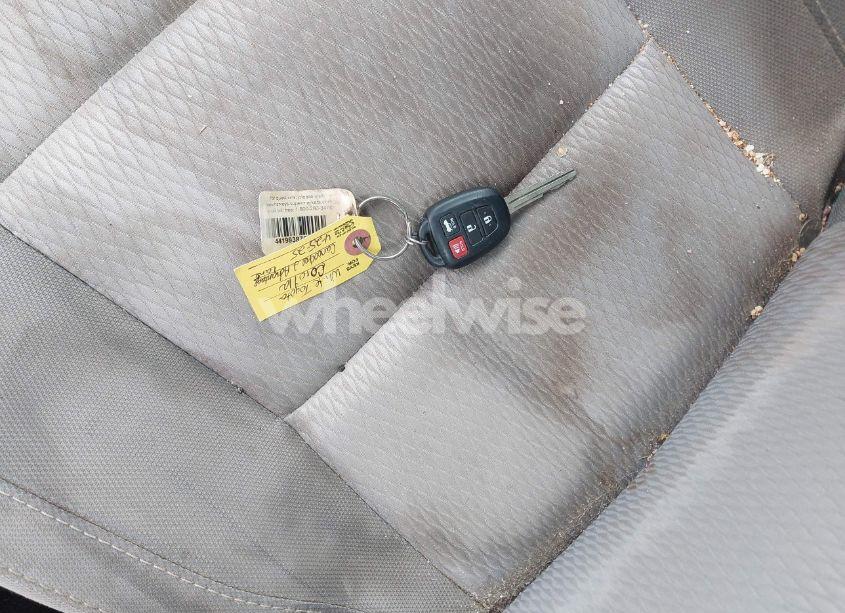 Photo 11 of 2015 Toyota Corolla LE PLUS (VIN 2T1BURHE1FC404120)