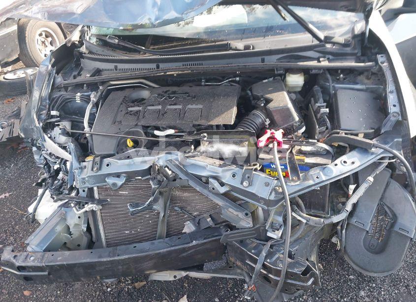 Photo 10 of 2015 Toyota Corolla LE (VIN 2T1BURHE1FC442981)